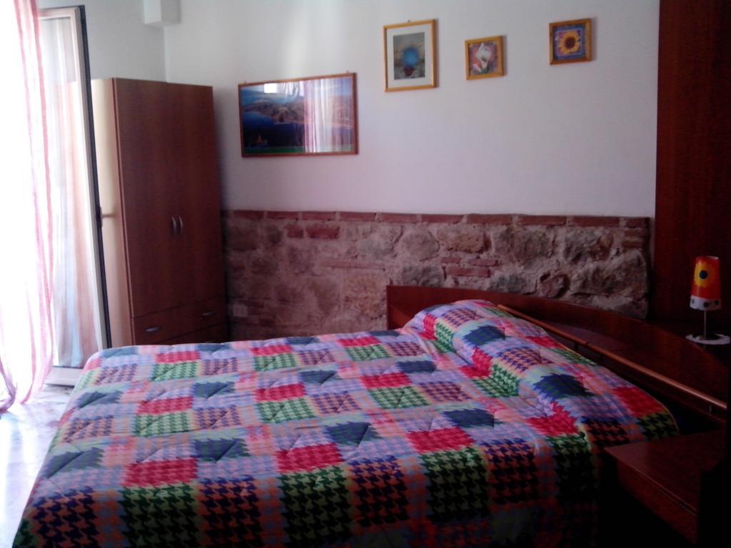 Bed&Breakfast La Casetta SantʼAlessio Siculo Pokoj fotografie